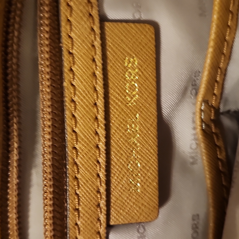 MICHAEL KORS PURSE - Picture 5 of 5